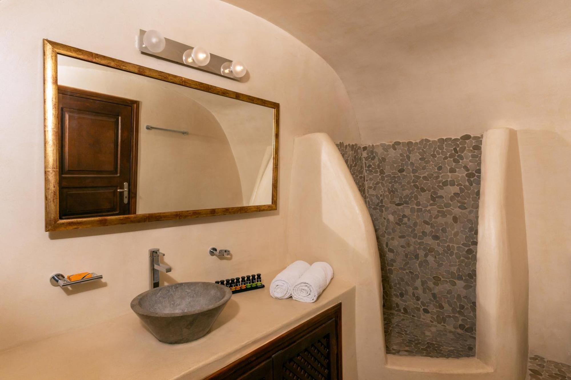 Enalion Suites Oia  Exterior foto